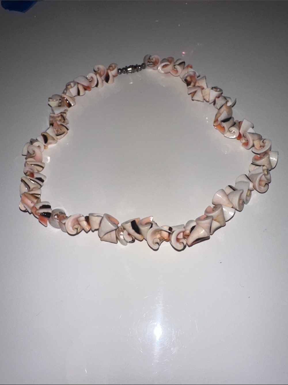Shell Chip Curly Necklace Soft Peach, Cream Pink White Vintage Hawaiian-Style